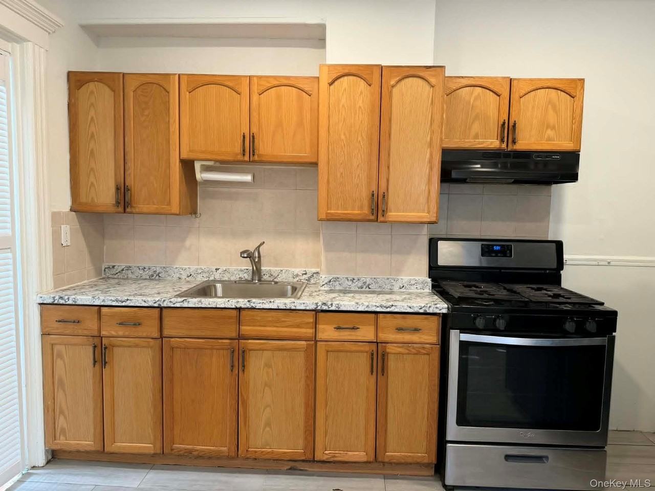 37 Riverside Dr #B - Photo 5 of 17