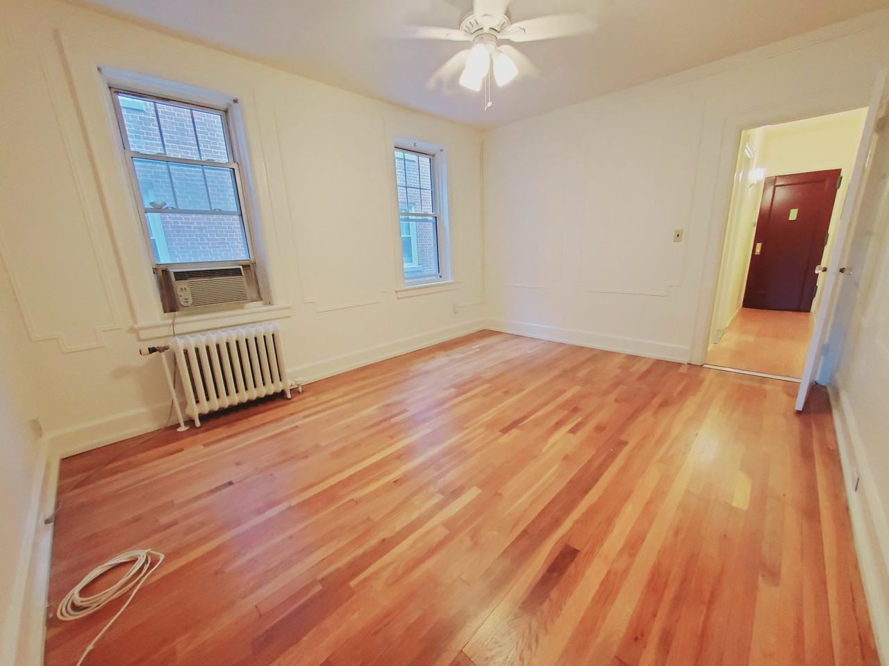 639 Summer St #Q - Photo 3 of 7