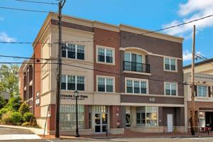 featured image of 425 New York Ave