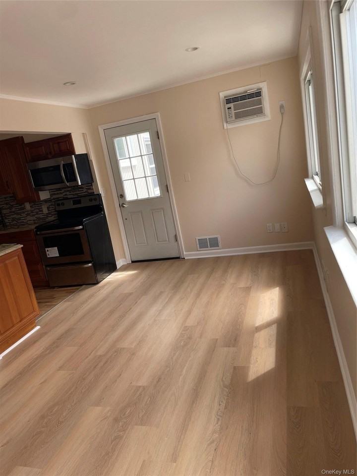 101 Hillside Ln - Photo 2 of 16