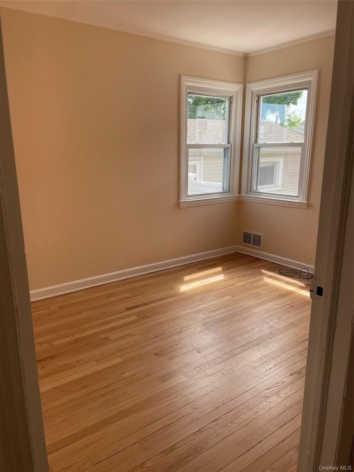 101 Hillside Ln - Photo 7 of 16