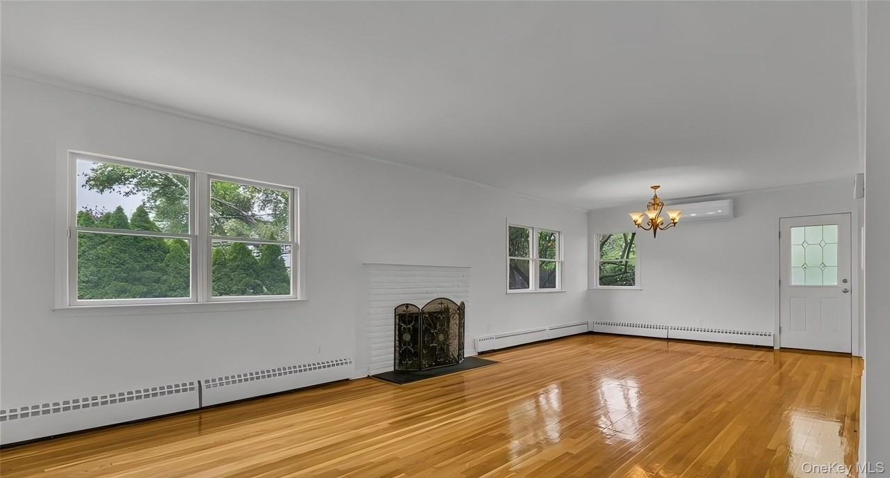 136 Lee Rd - Photo 4 of 19