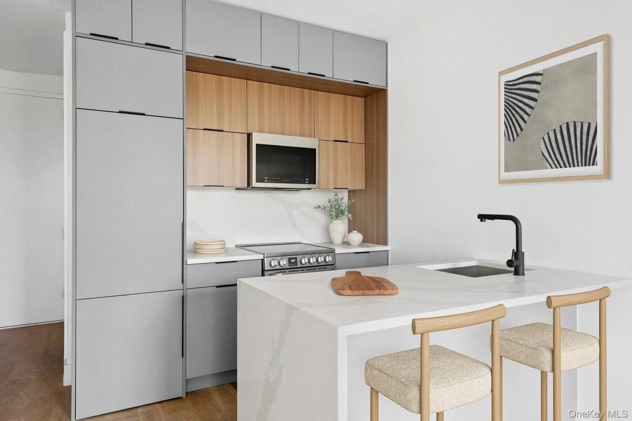 140 Moffat St #4B - Photo 5 of 10