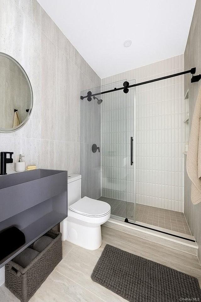 140 Moffat St #4B - Photo 7 of 10