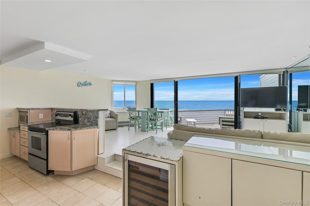 265 Dune Rd #68 - Photo 5 of 31