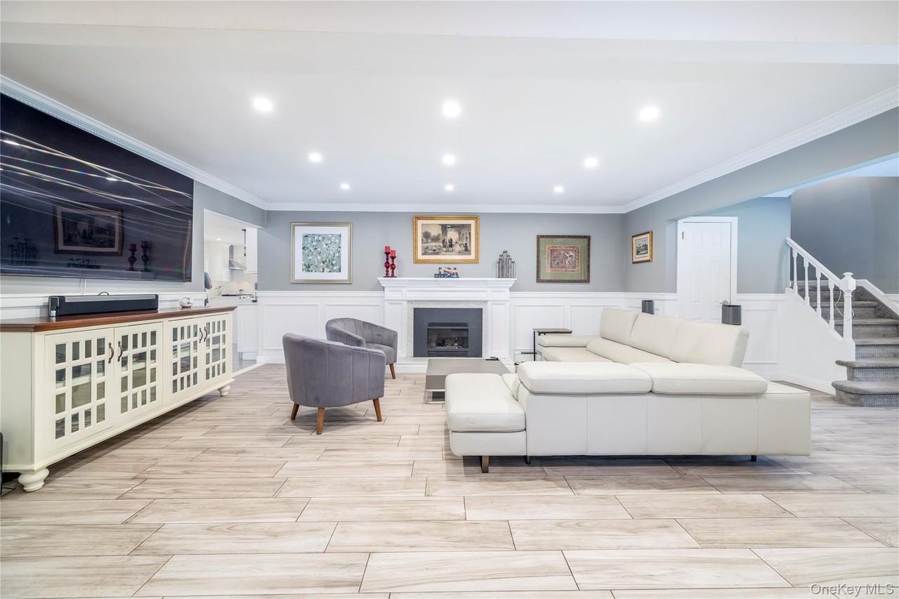 140 Baltimore Ave - Photo 3 of 13
