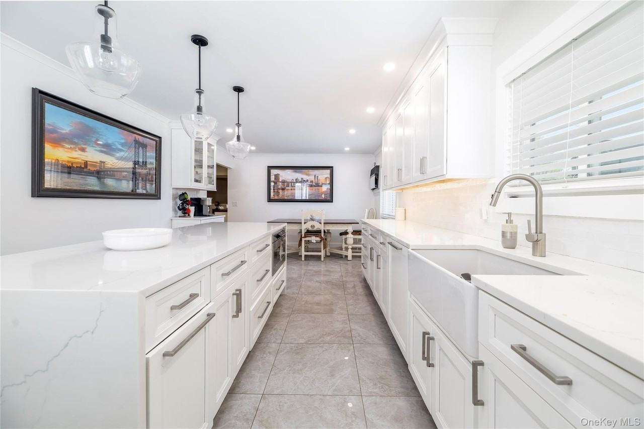 140 Baltimore Ave - Photo 5 of 13