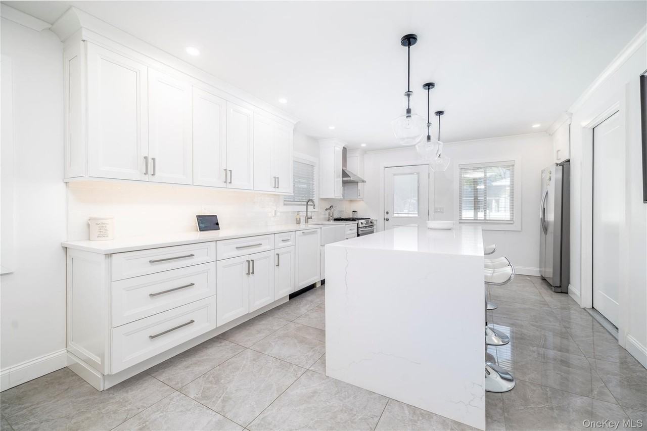140 Baltimore Ave - Photo 7 of 13
