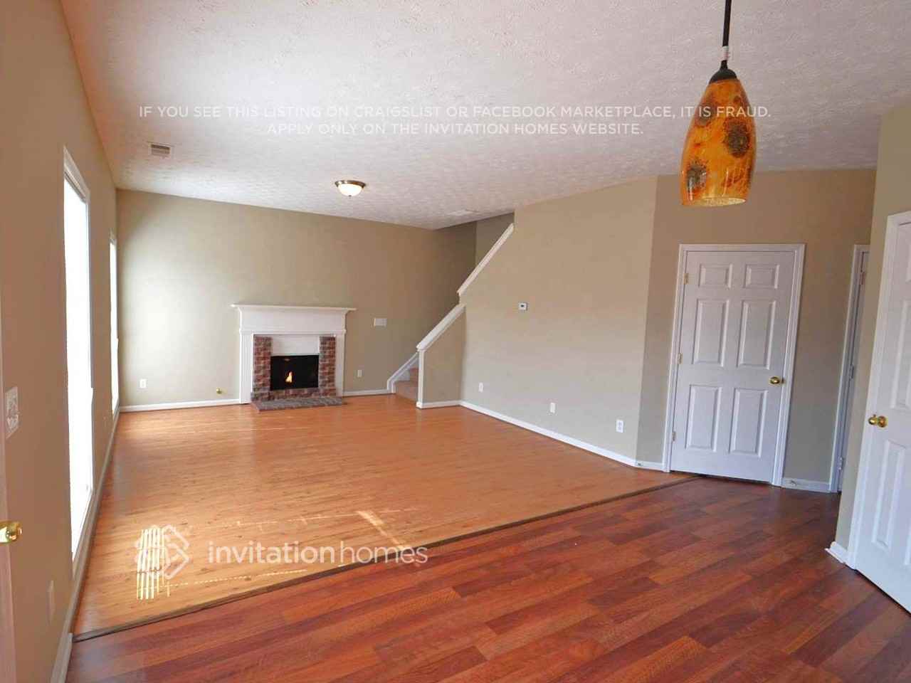 940 Clairidge Ln - Photo 2 of 7