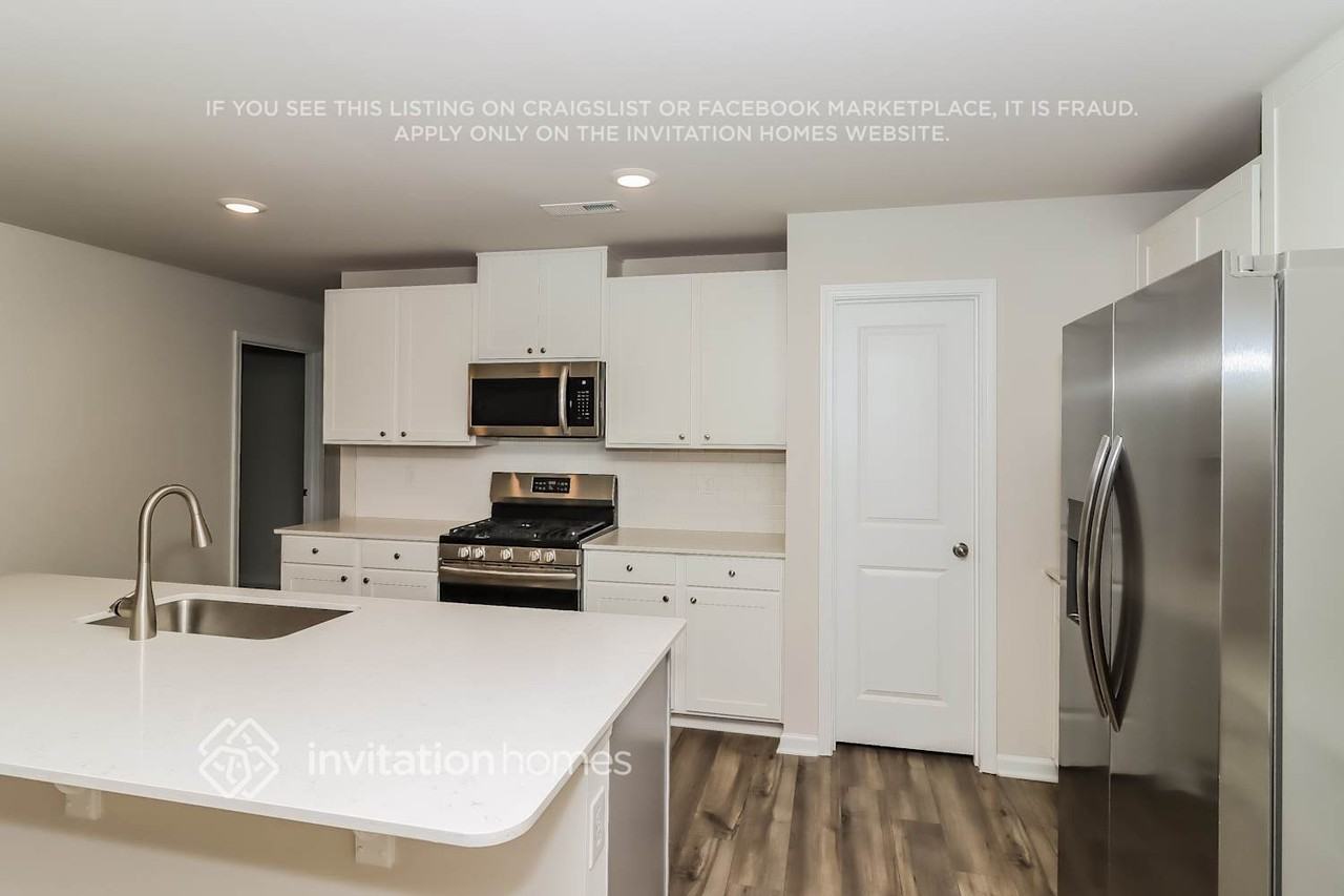 364 Hollingswood Dr - Photo 6 of 15
