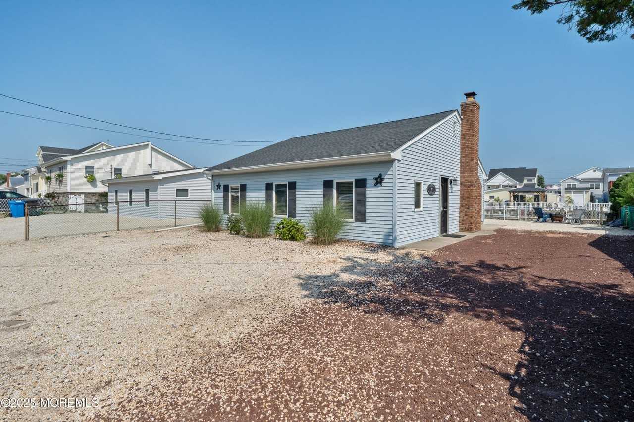 43 Florence Ln - Photo 2 of 17