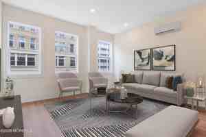 featured image of 527 Bangs Ave #201