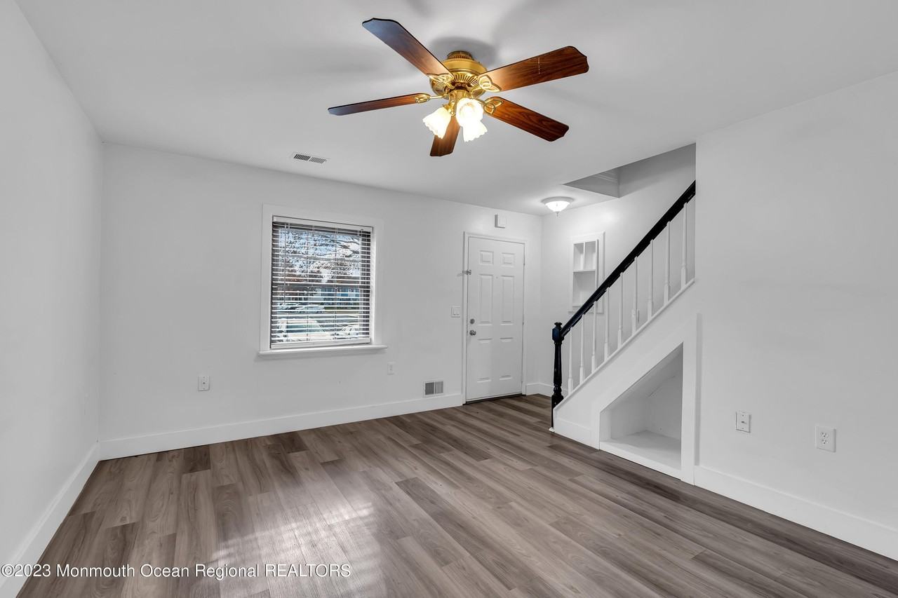 1168 Sawmill Rd #166 - Photo 5 of 16