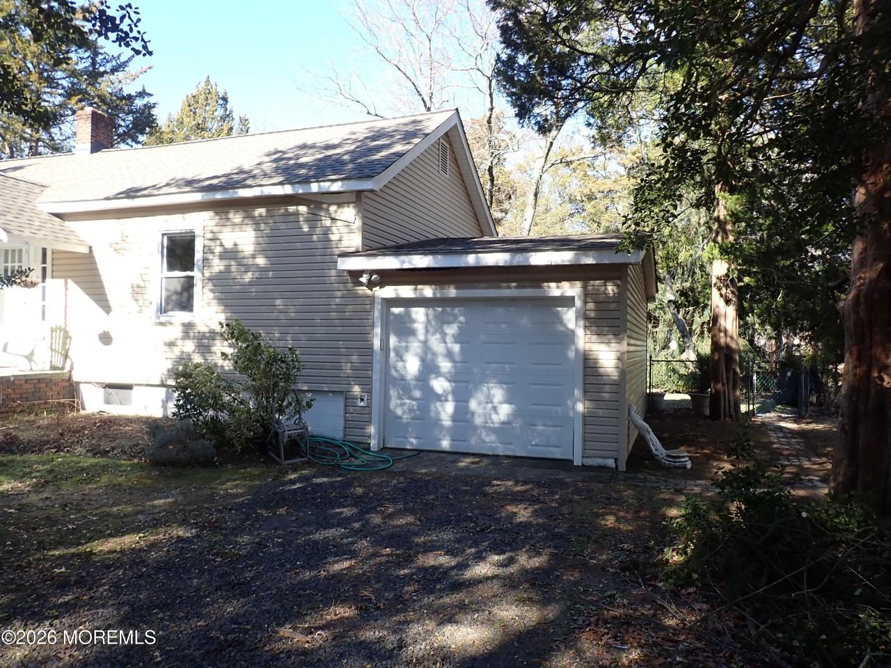 1490 Davidson Ave - Photo 5 of 18