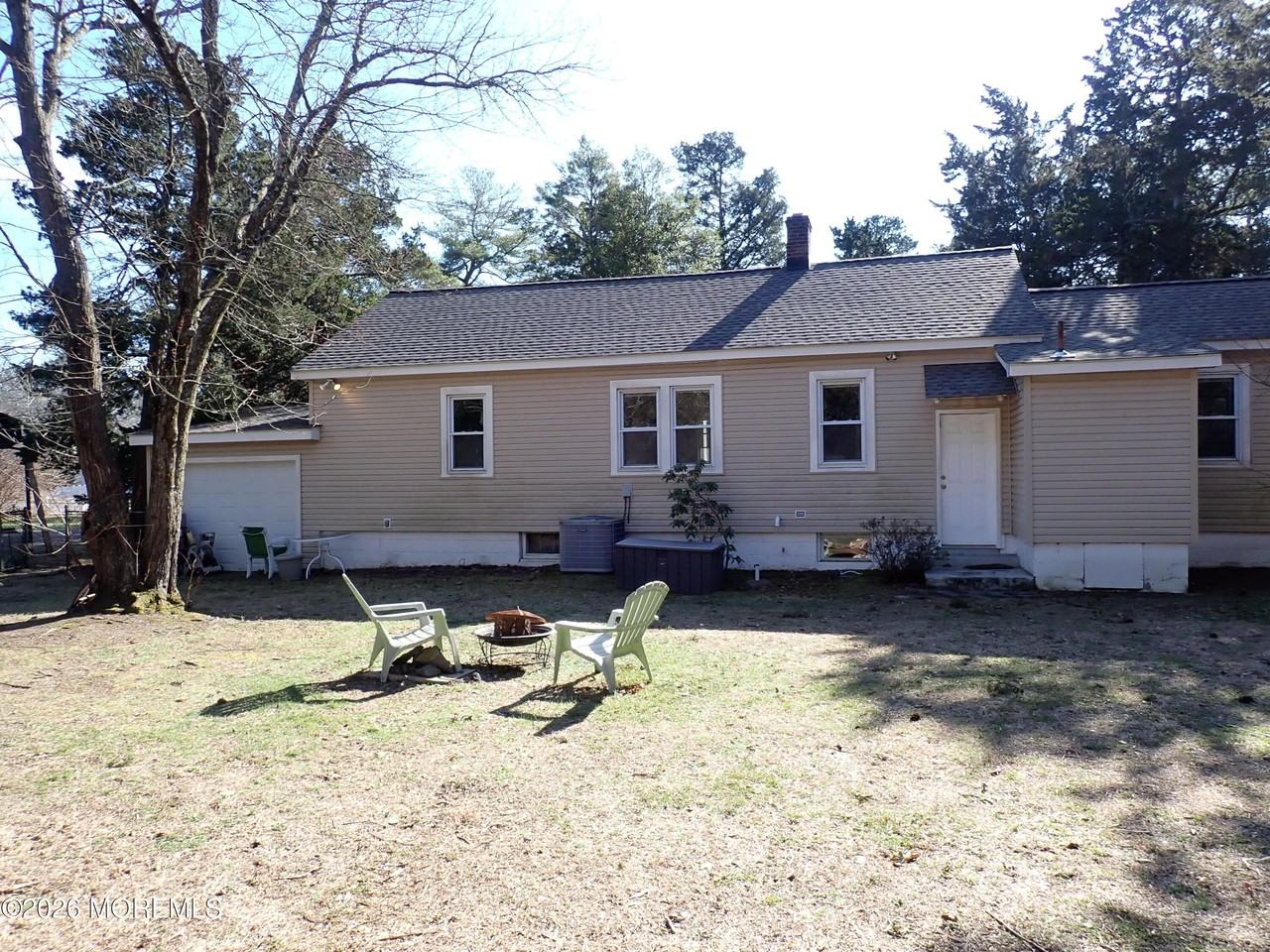 1490 Davidson Ave - Photo 6 of 18