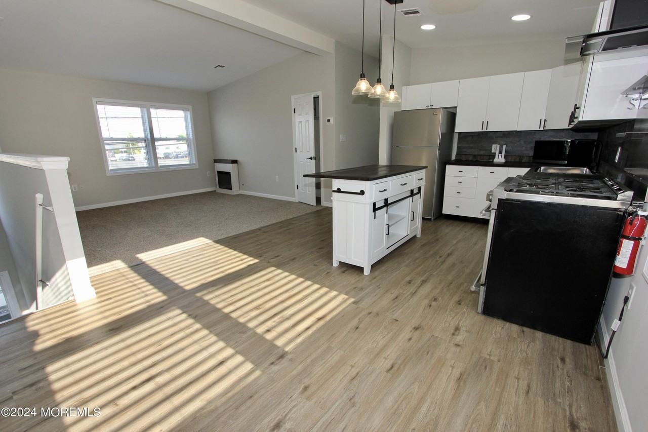 1001 Nw Central Ave #2 - Photo 2 of 23