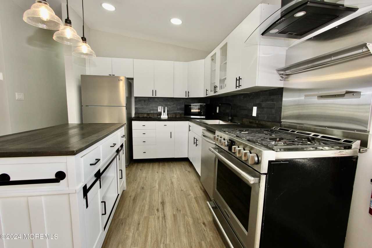 1001 Nw Central Ave #2 - Photo 5 of 23