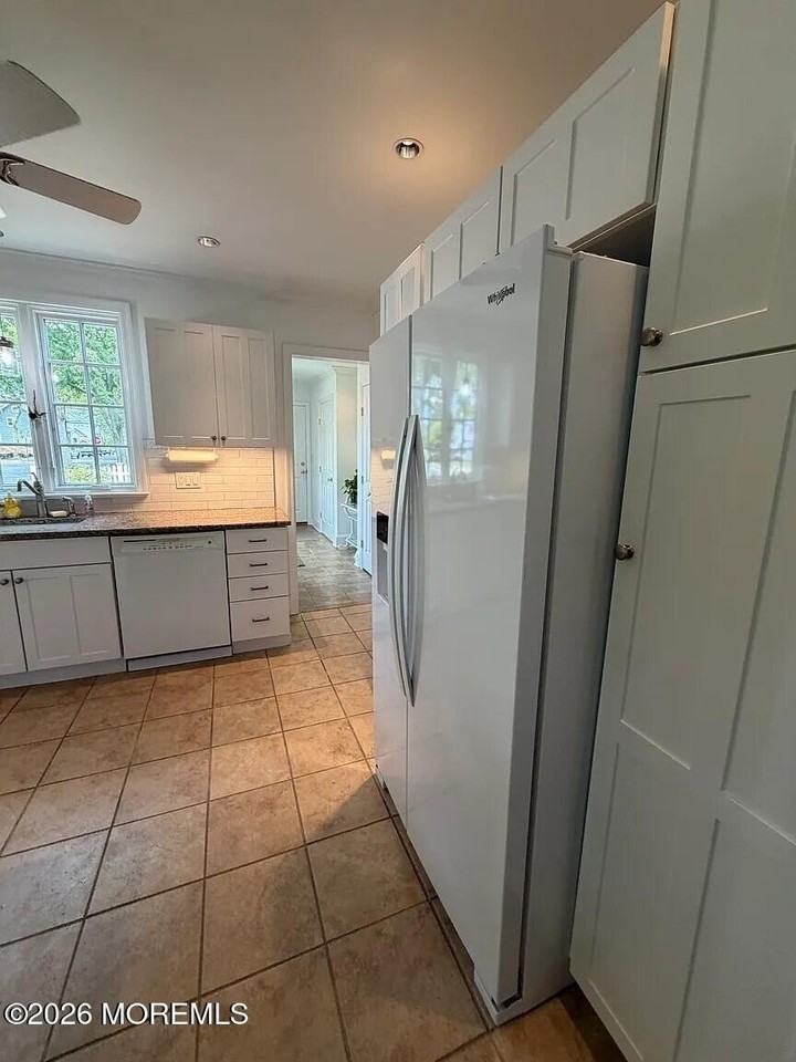 344 Cedar Ave - Photo 3 of 19