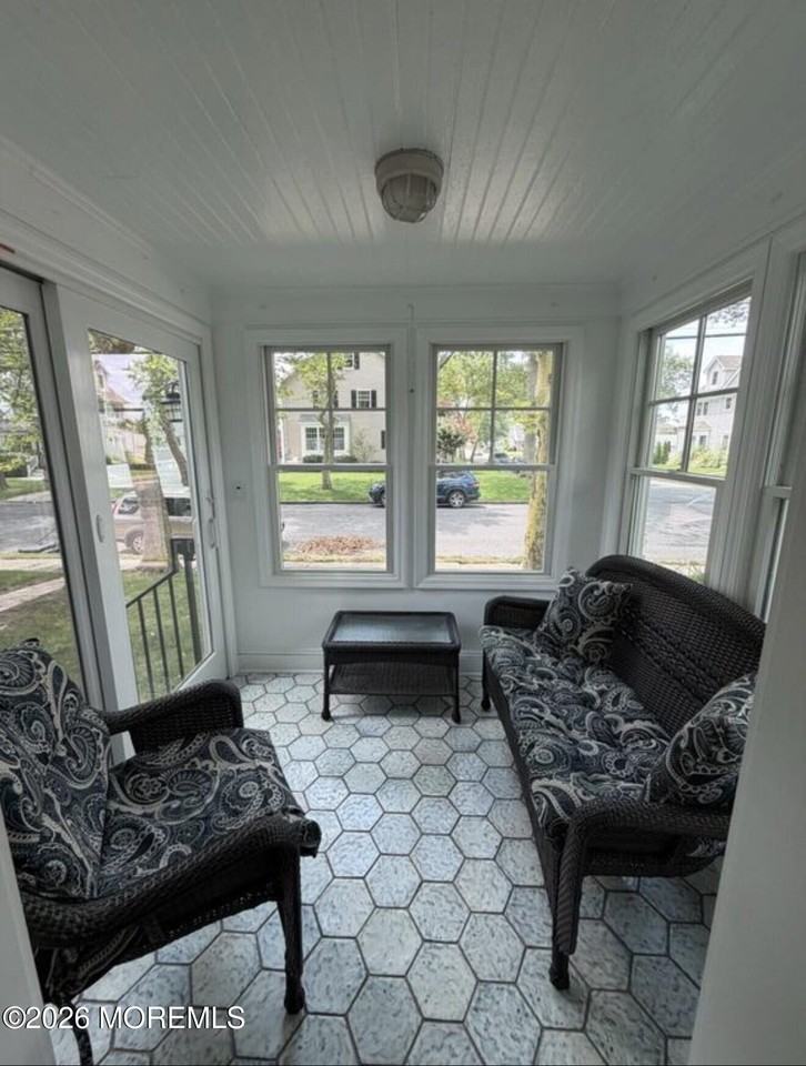 344 Cedar Ave - Photo 5 of 19