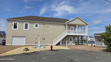 featured image of 255 Pine Dr