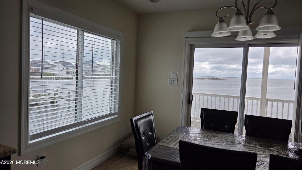 255 Pine Dr - Photo 2 of 10