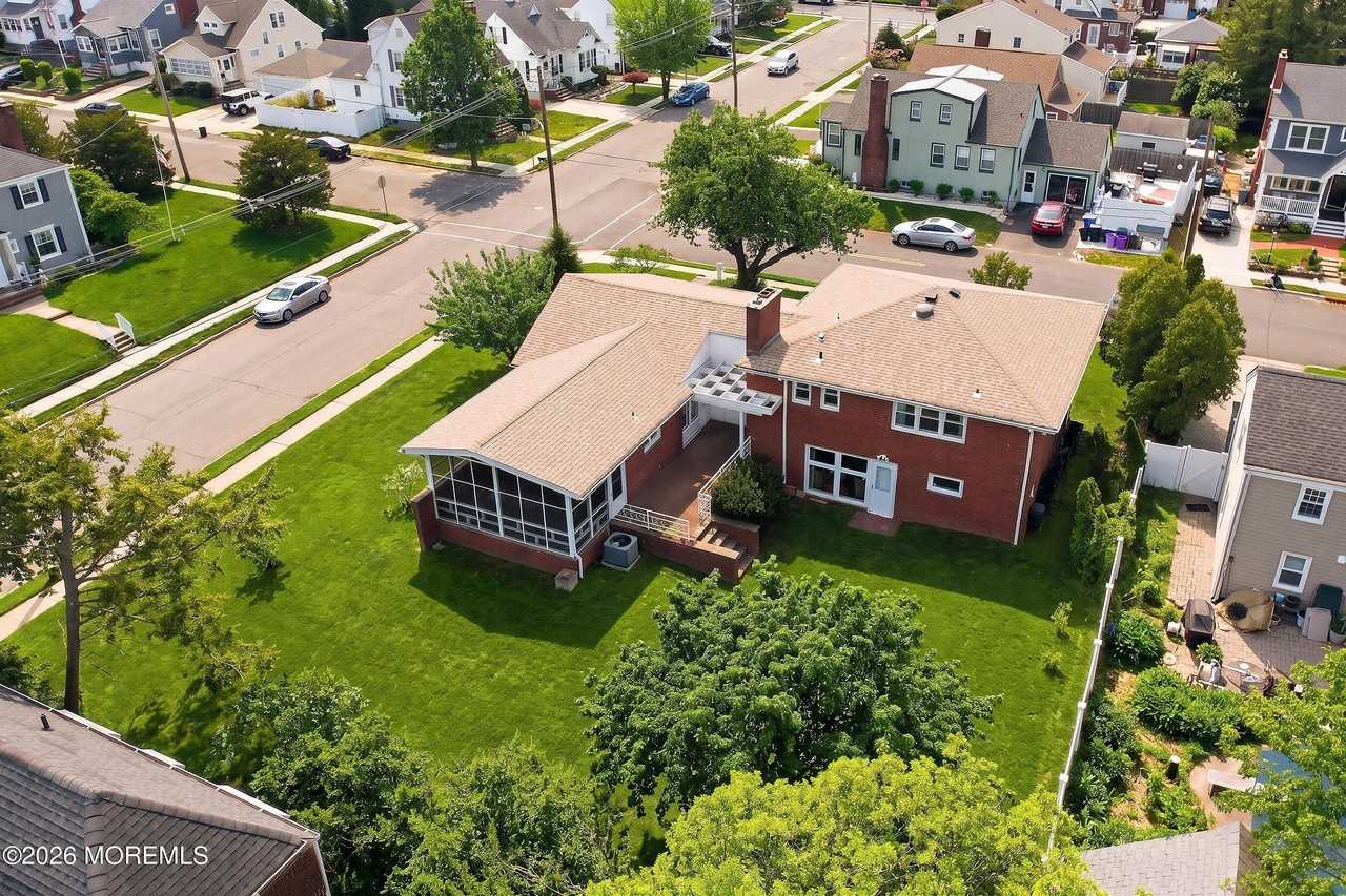 33 Beryl St - Photo 3 of 45