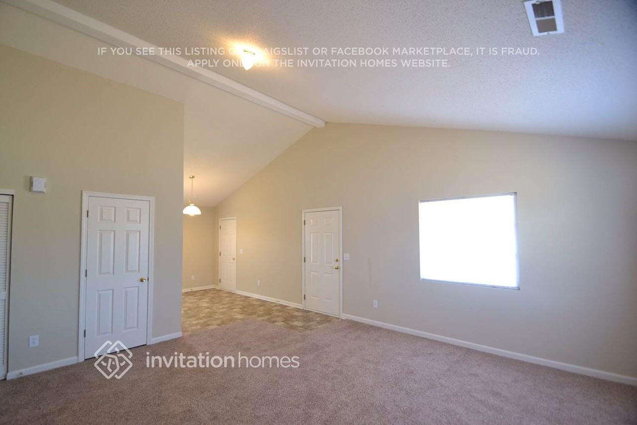 3789 Foxton Dr - Photo 2 of 7