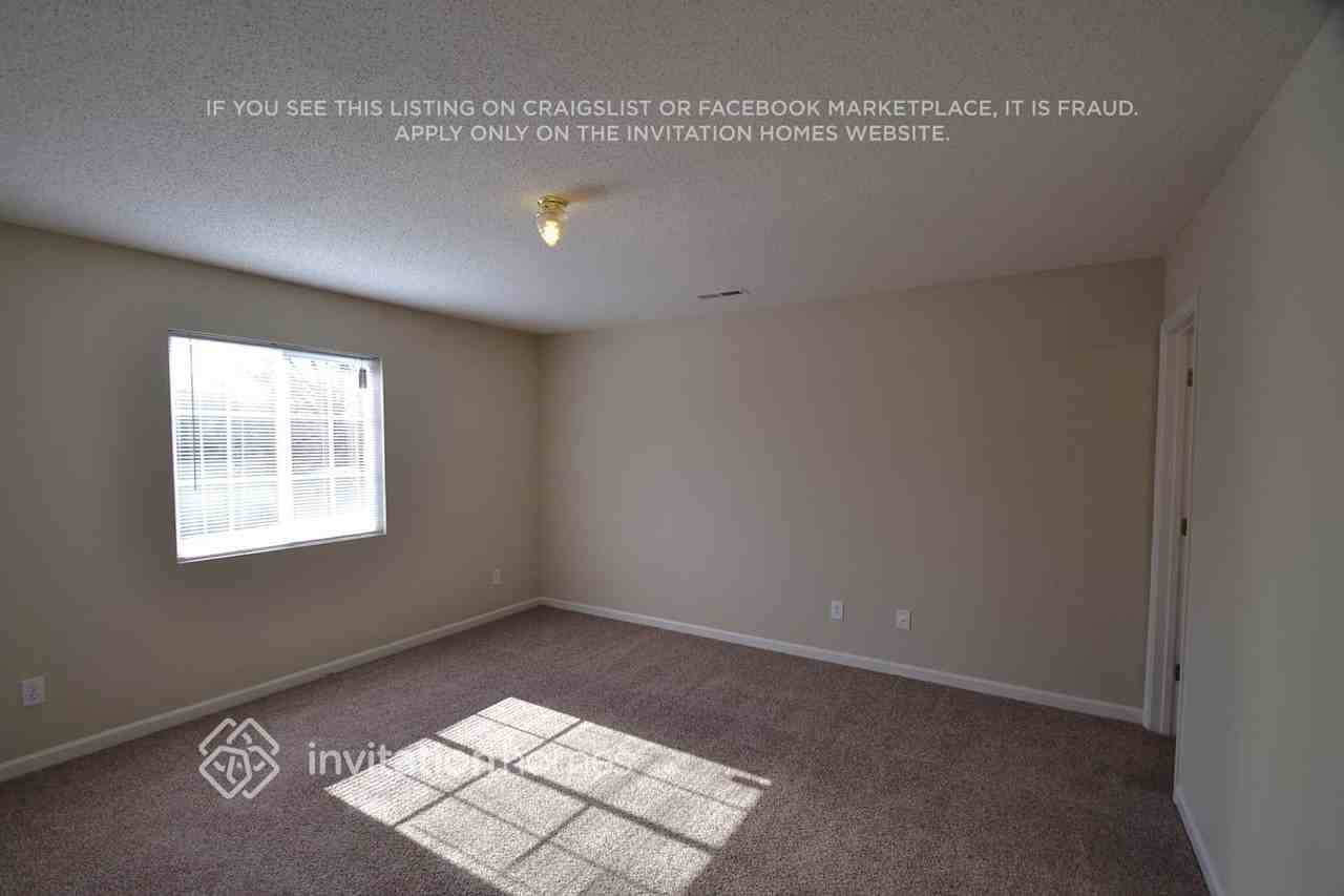 3789 Foxton Dr - Photo 6 of 7