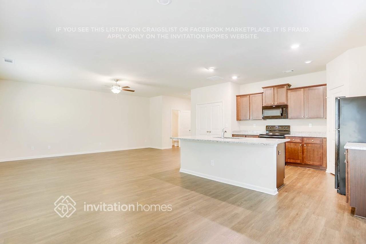 3465 Ridge Hill Pkwy - Photo 4 of 18