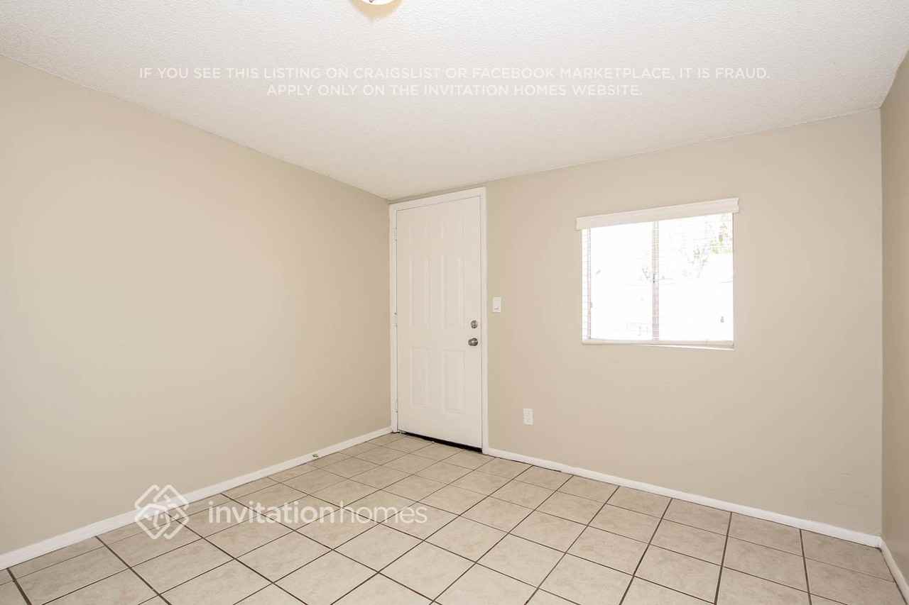 3712 W Catalina Dr - Photo 4 of 20