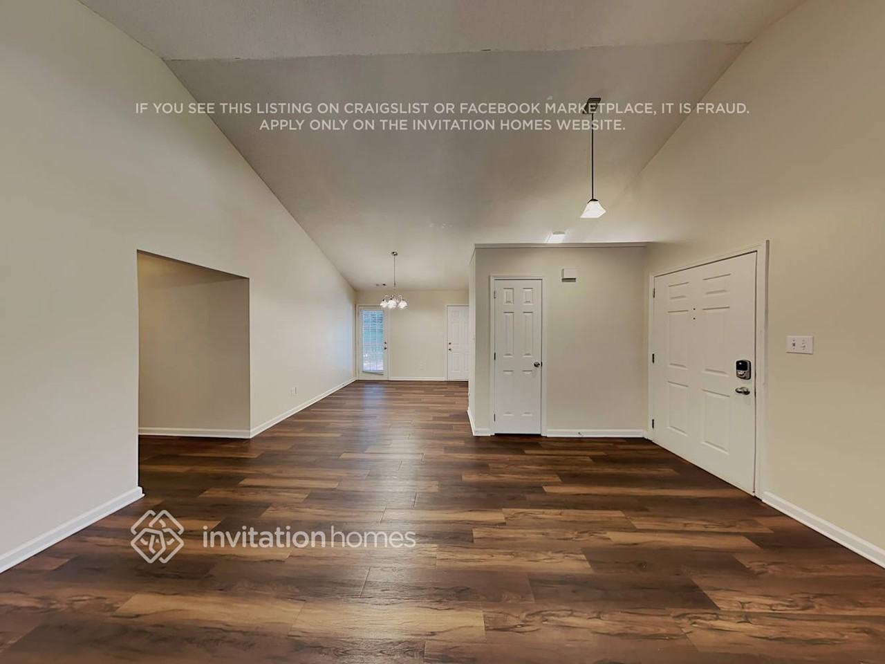 7805 Royce Hall Ln - Photo 3 of 18