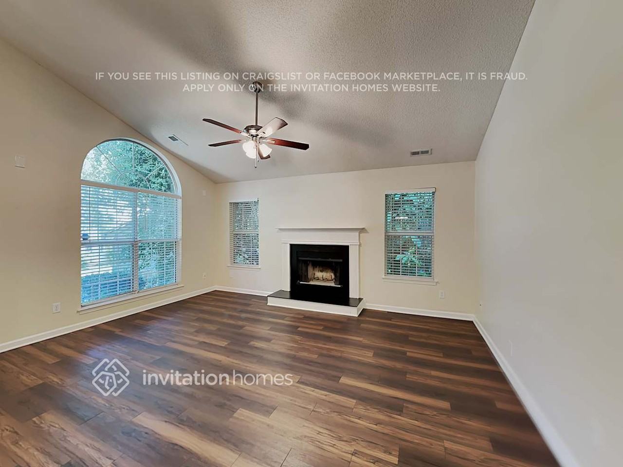 7805 Royce Hall Ln - Photo 4 of 18