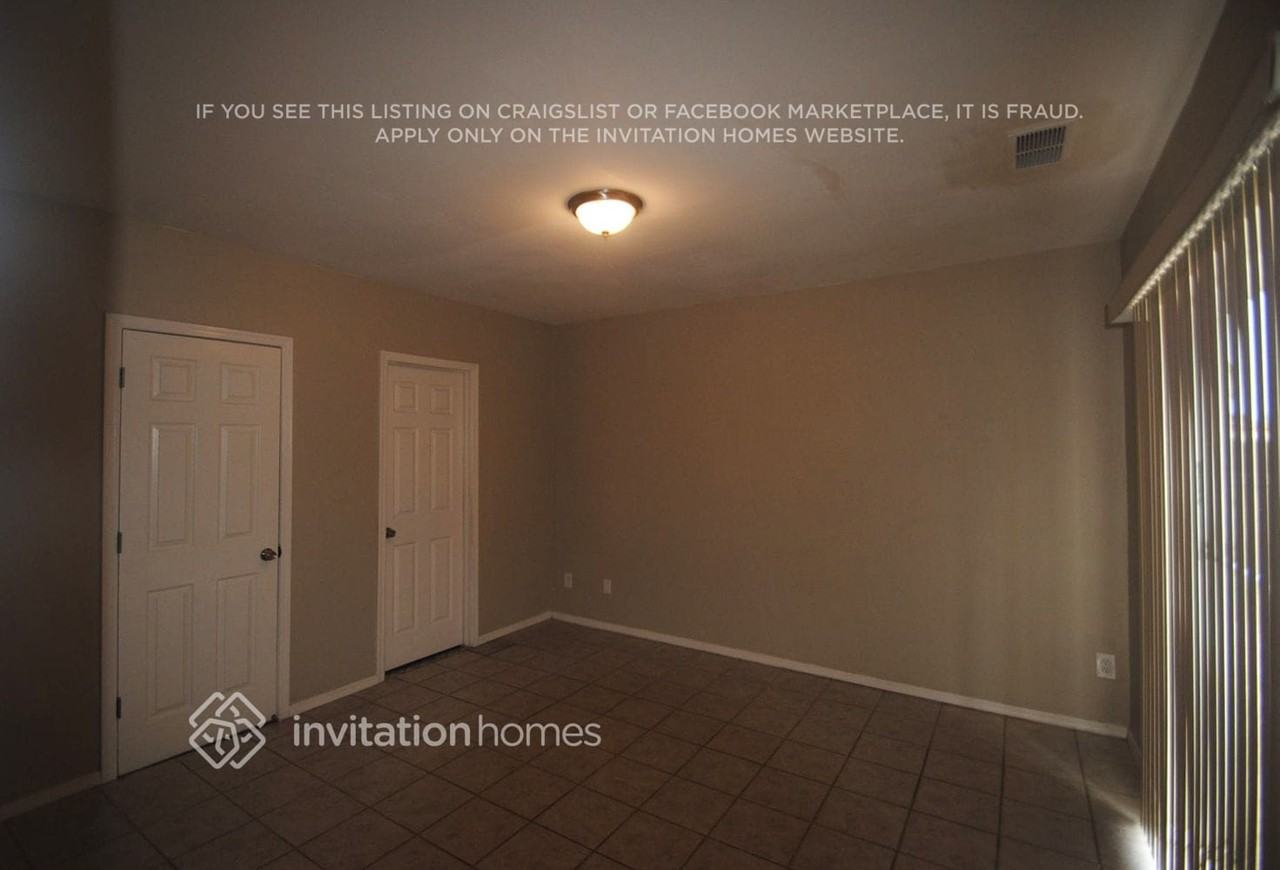 17837 N 31st Dr - Photo 4 of 8