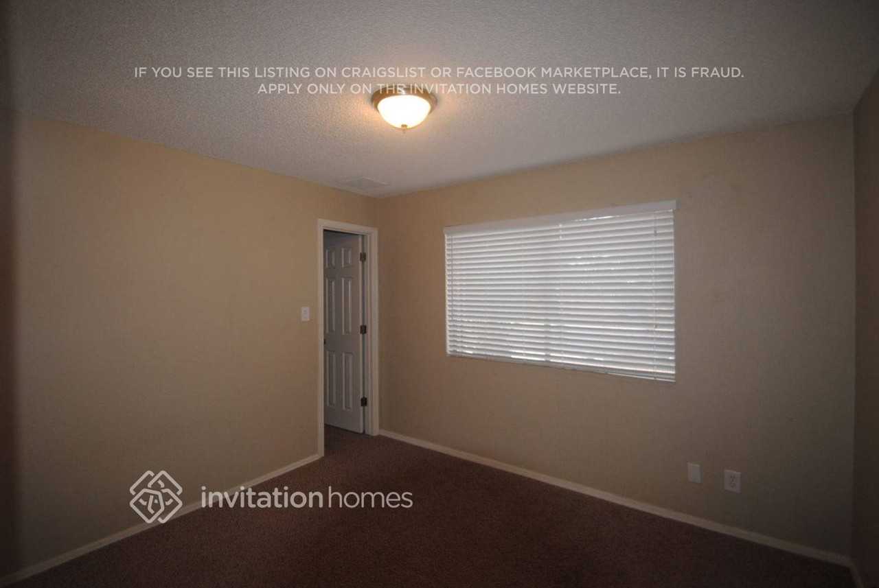 17837 N 31st Dr - Photo 5 of 8