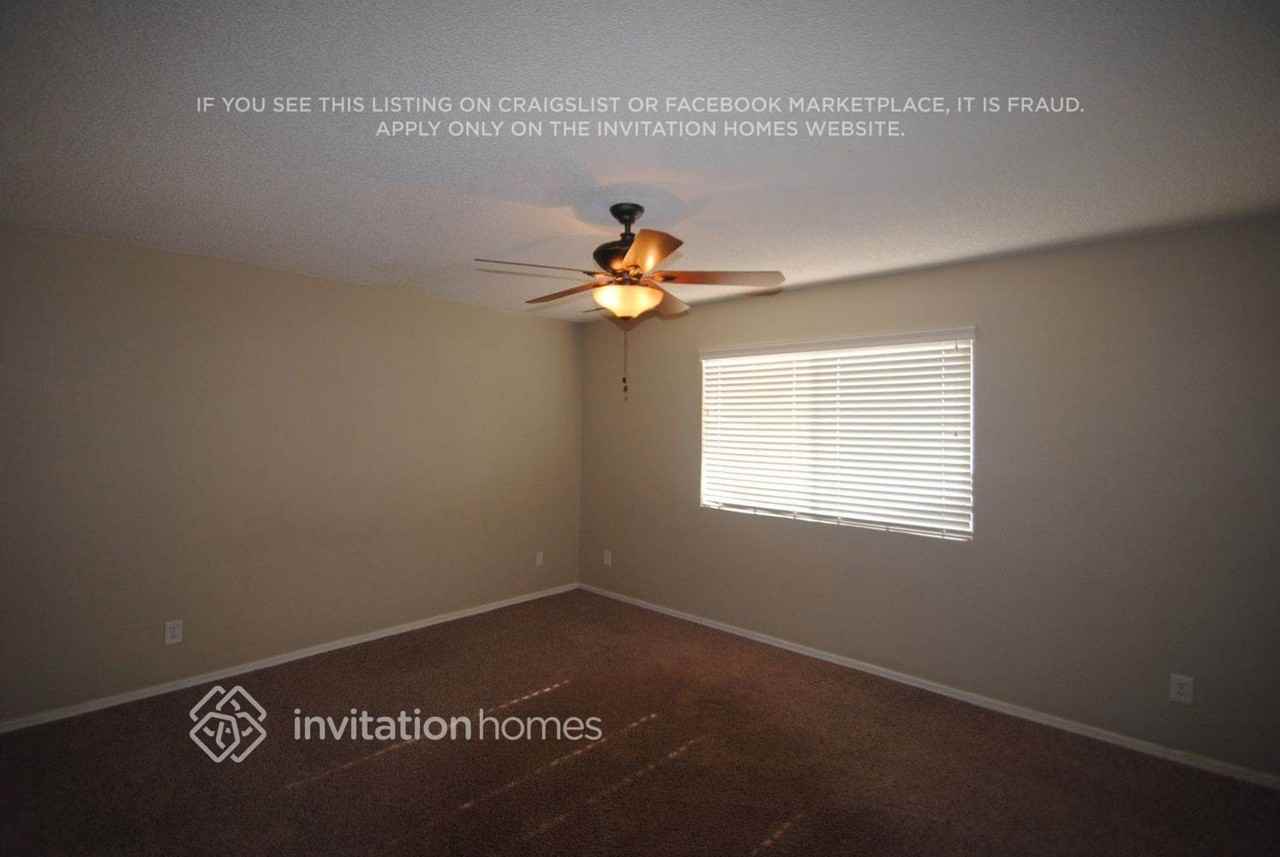 17837 N 31st Dr - Photo 6 of 8