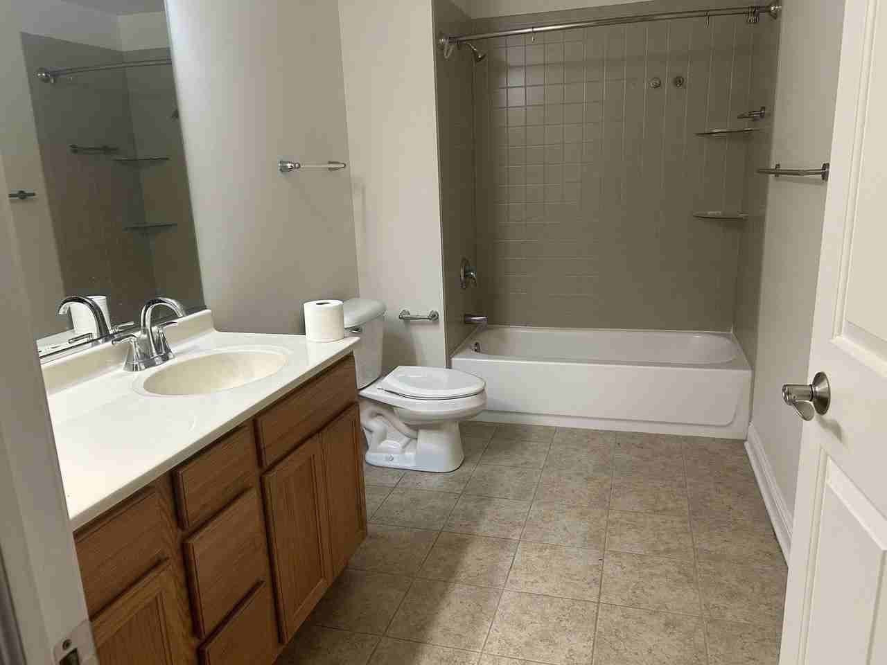 3400 N Old Arlington Heights Rd #301 - Photo 3 of 6