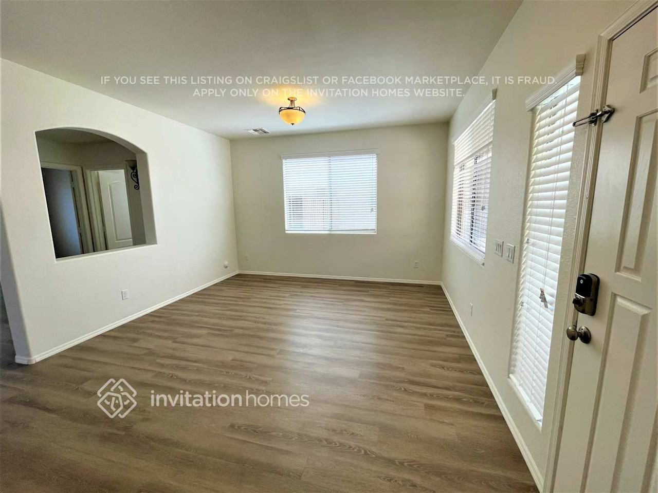 2226 W Dale Ln - Photo 2 of 12
