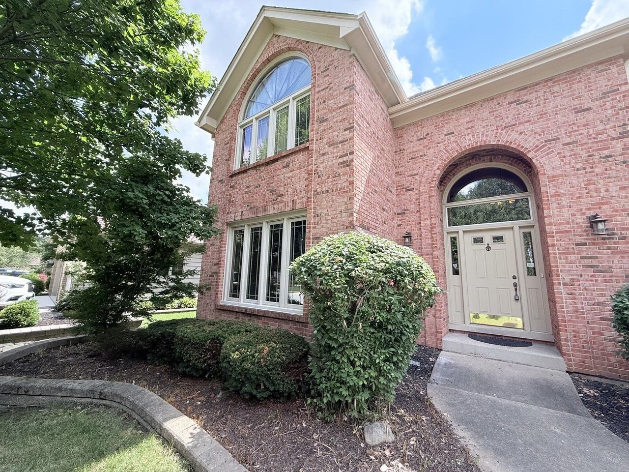 2318 River Woods Dr - Photo 2 of 36