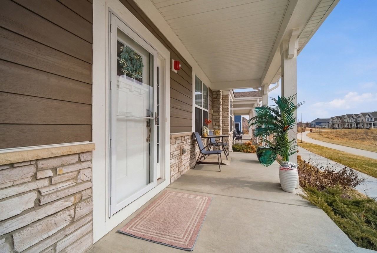331 Didier Ct - Photo 2 of 32