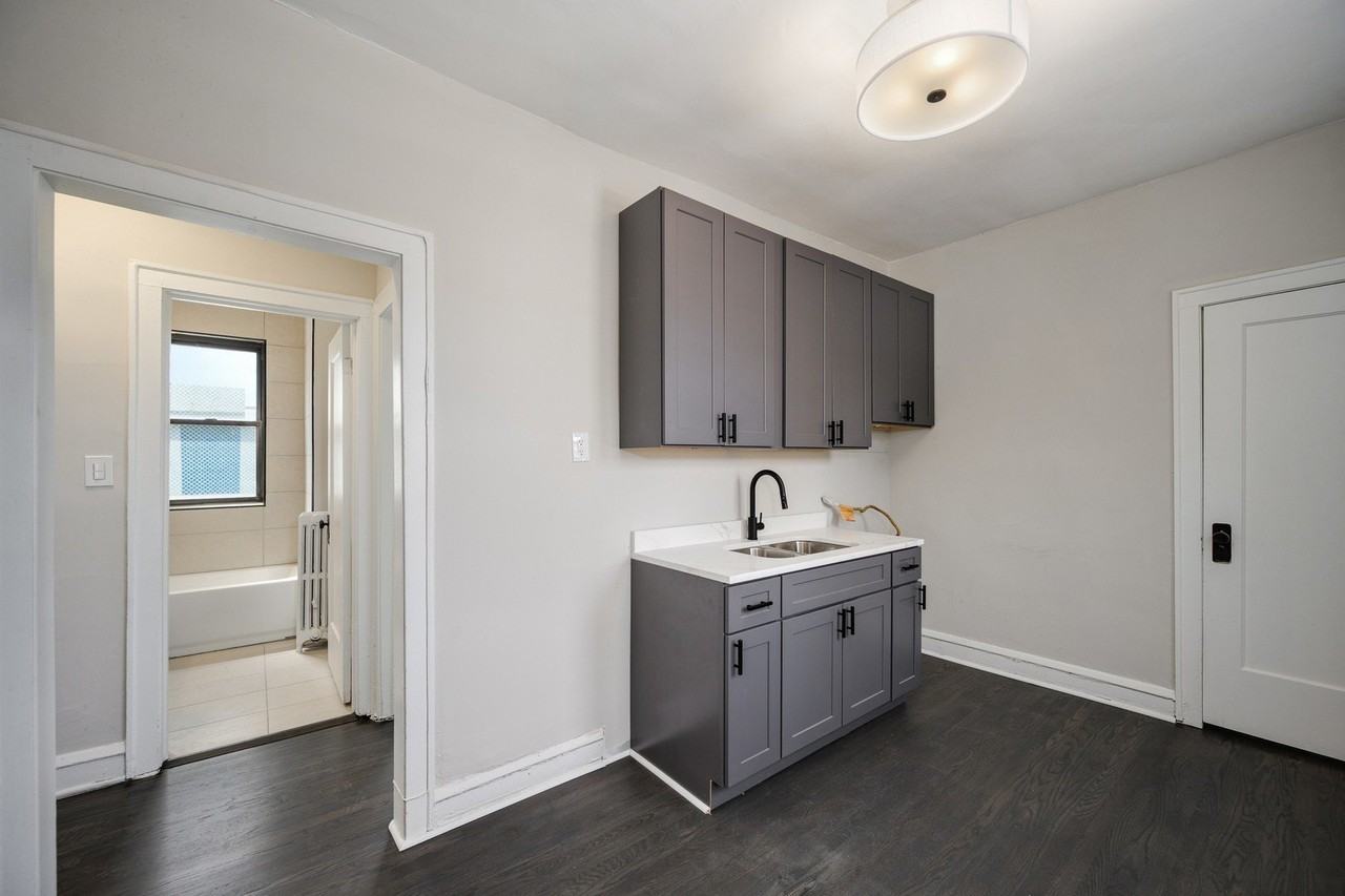 1206 W 83rd St #203 - Photo 6 of 33