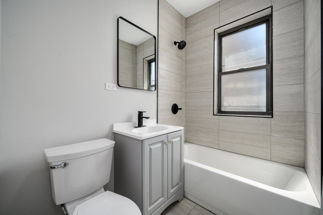 1206 W 83rd St #203 - Photo 7 of 33