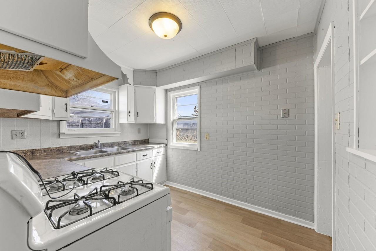 803 1st Ave - Photo 3 of 5
