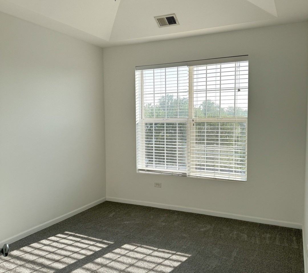 16600 Liberty Cir #3NW - Photo 2 of 6
