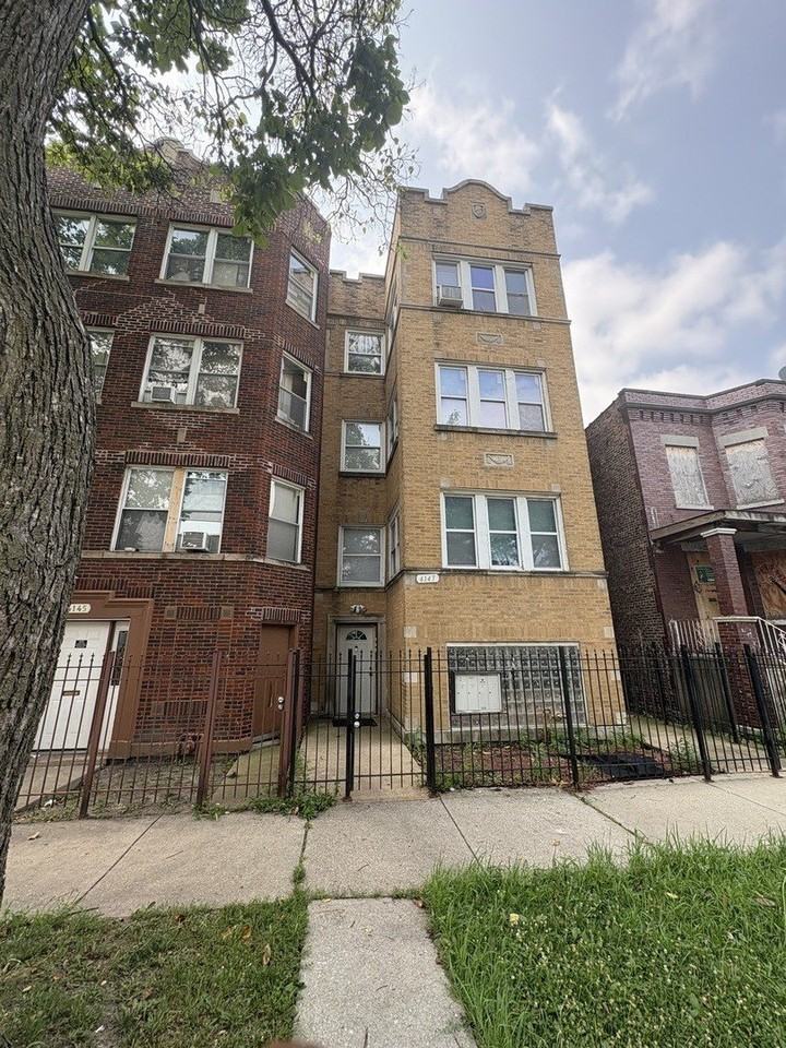 4147 W Arthington St #1 - Photo 2 of 39