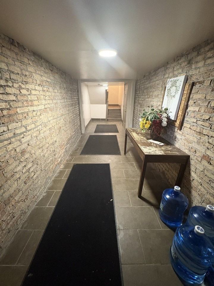4147 W Arthington St #1 - Photo 5 of 39