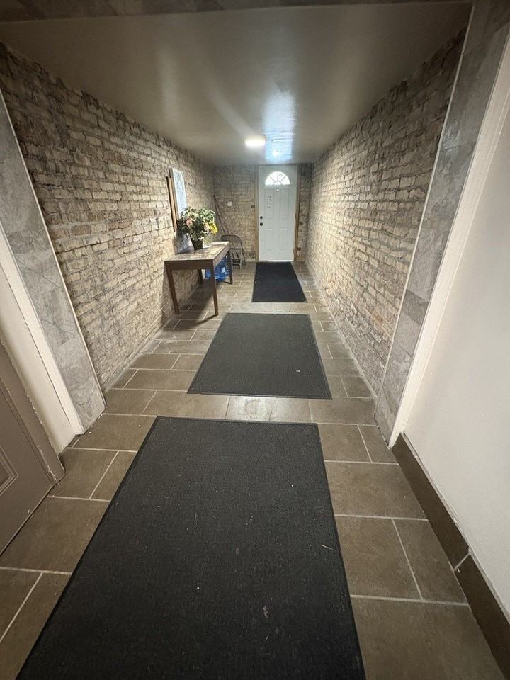 4147 W Arthington St #1 - Photo 6 of 39