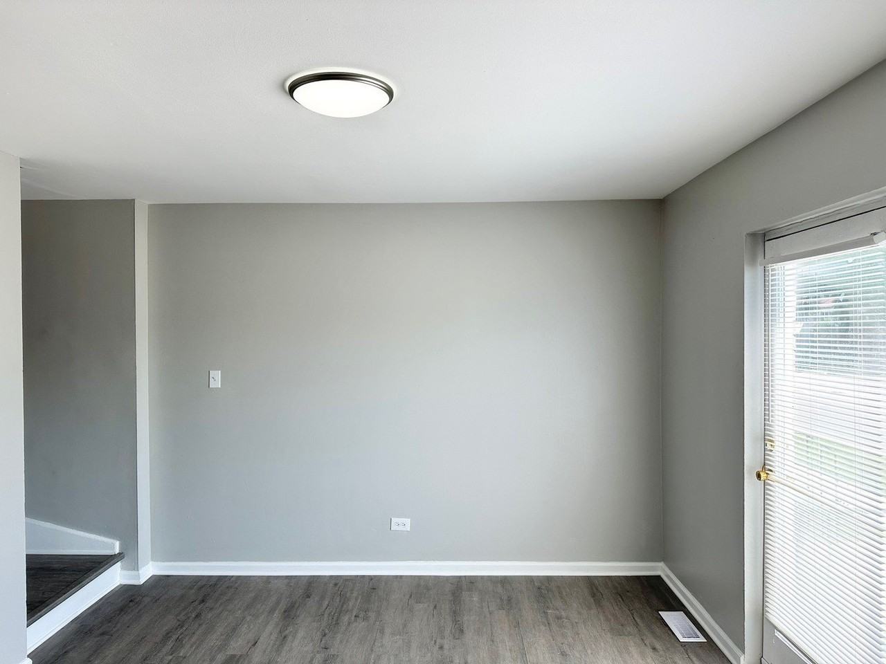 1721 E Roosevelt Rd #2 - Photo 4 of 20