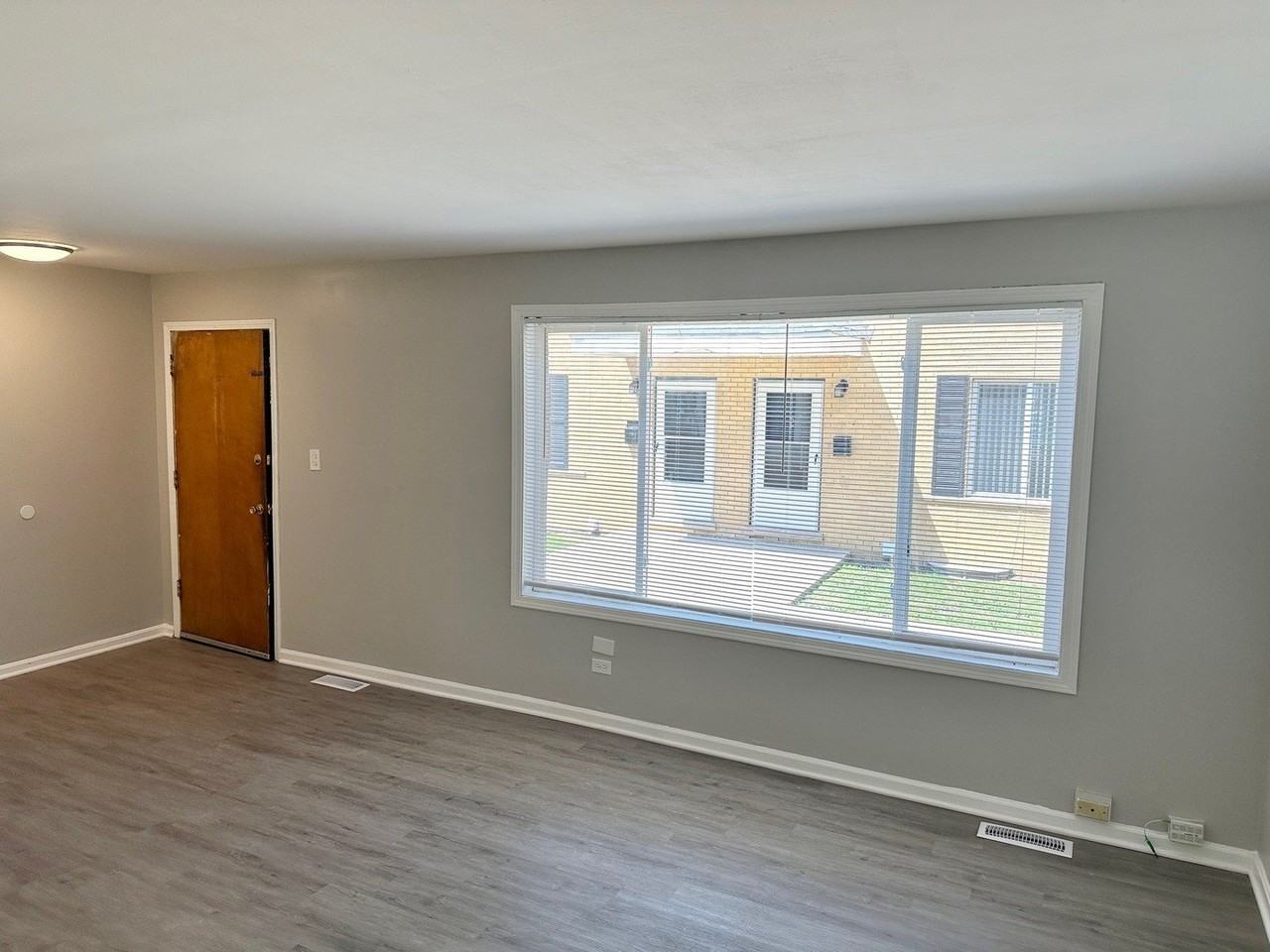 1721 E Roosevelt Rd #2 - Photo 7 of 20