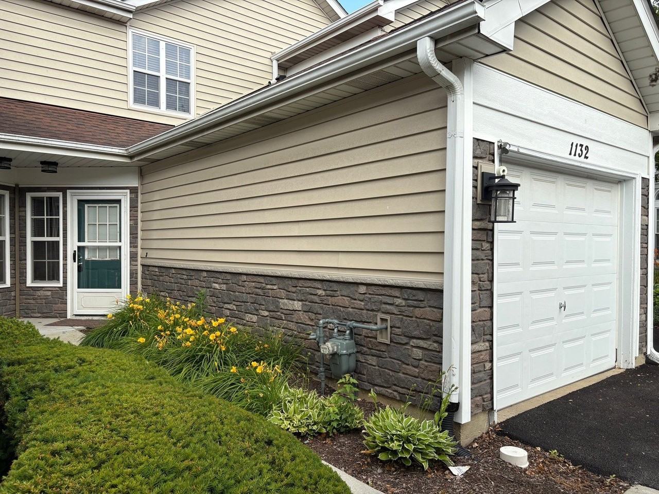 1132 Regency Ct - Photo 2 of 20