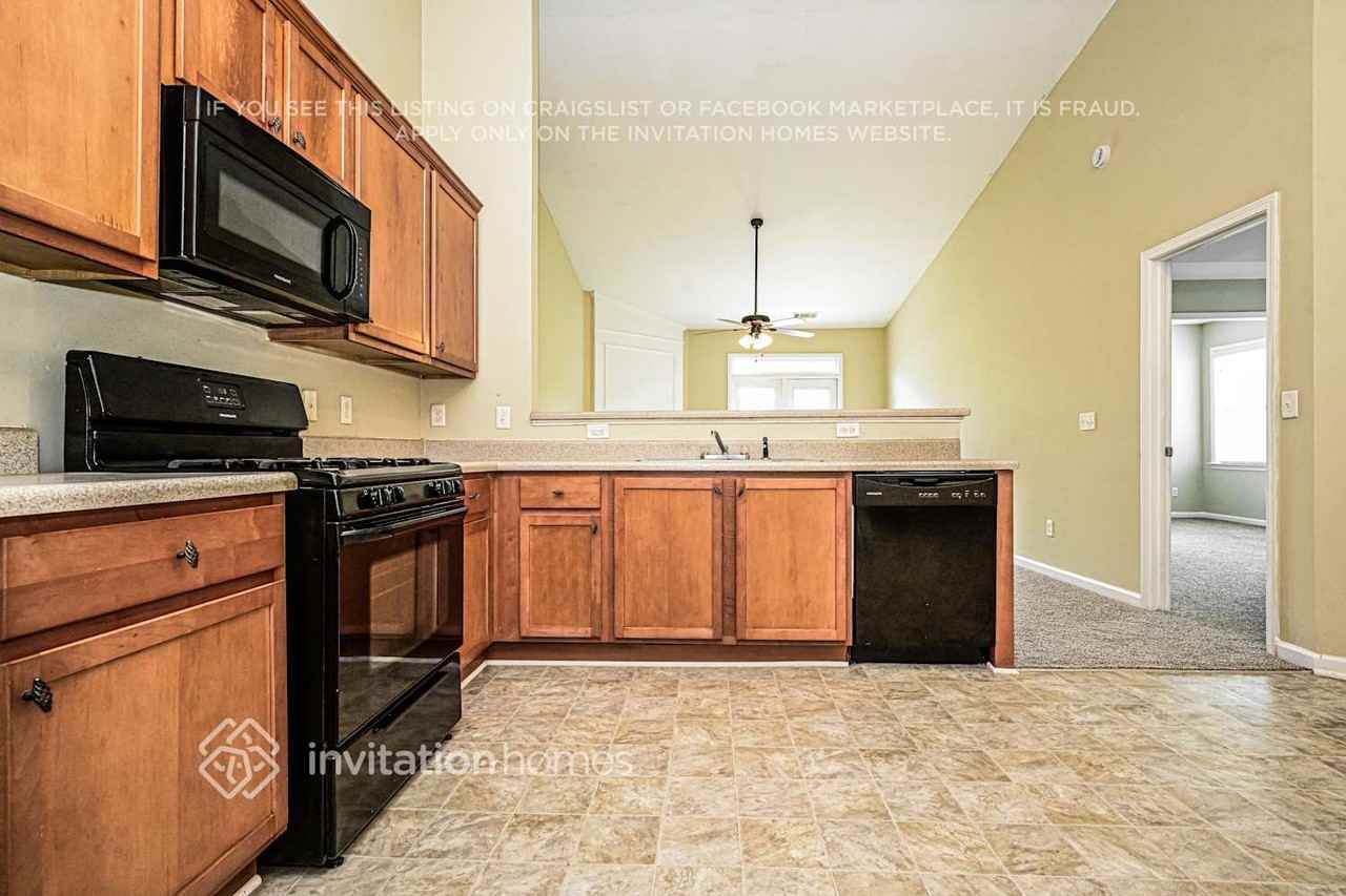 9103 Valleyview Ct - Photo 4 of 17